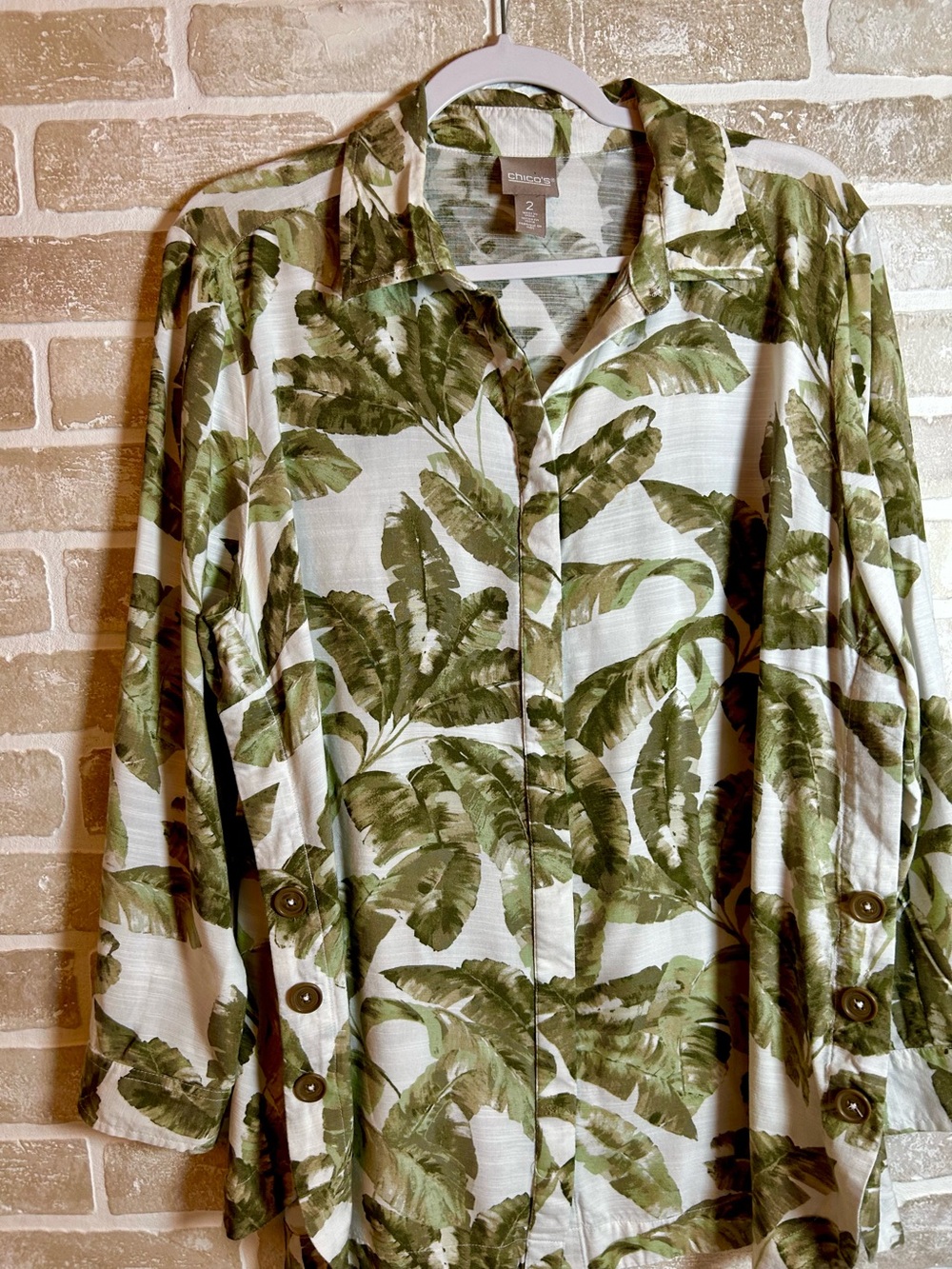 Chico's Olive Green Leaf-Print Casual Button-Down Shirt